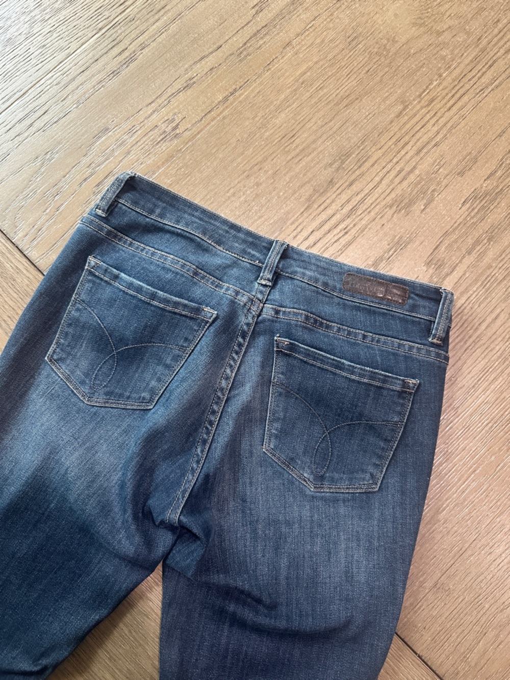 Calvin Klein Ultimate Skinny Jeans Size 26/2 Medium Wash - Picture 8 of 8